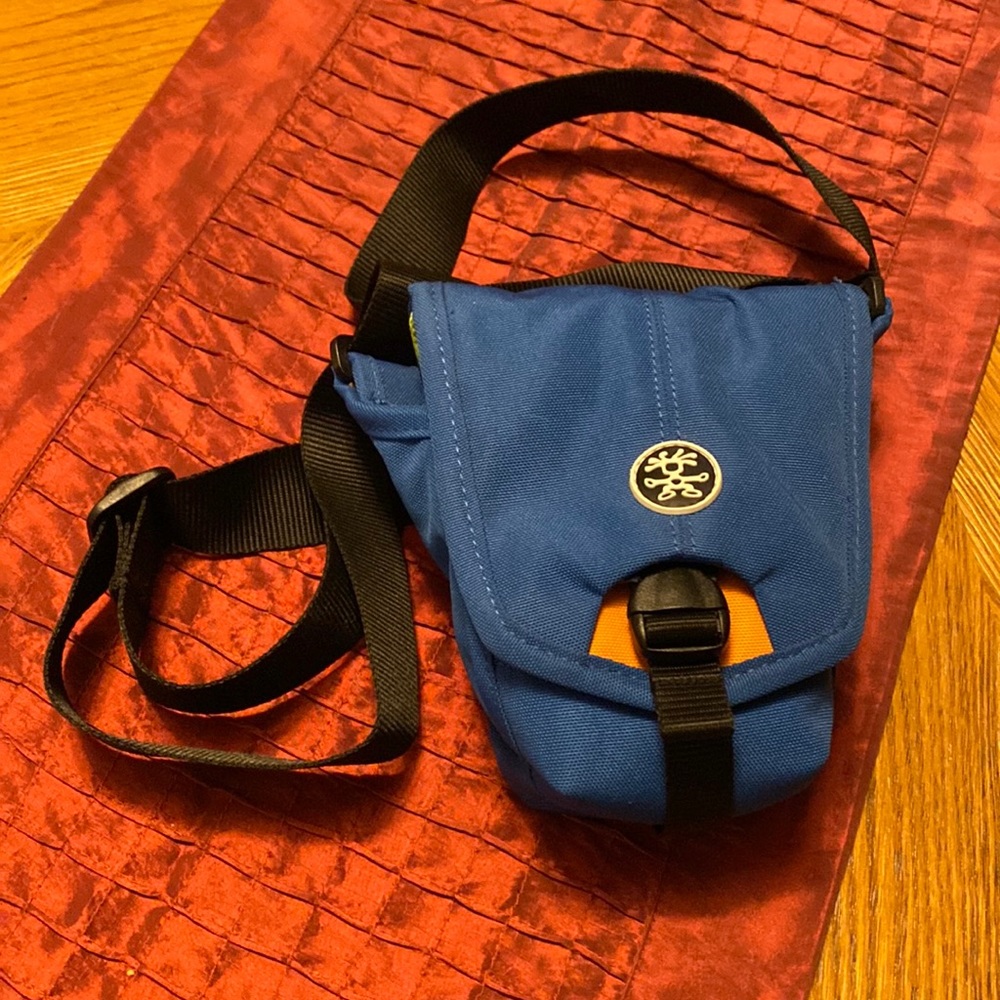 Crumpler 2 Million Dollar Camera Pouch